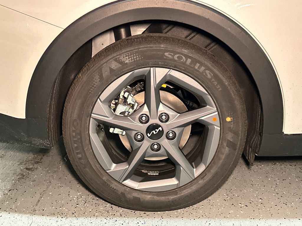 New 2025 Kia K4 FWD image 7