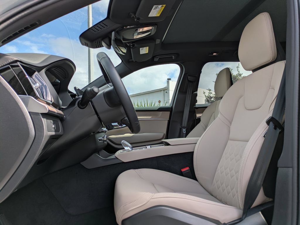 Used 2026 Volvo XC90 B6 Plus w/ Protection Package Premier AWD/4WD video 2
