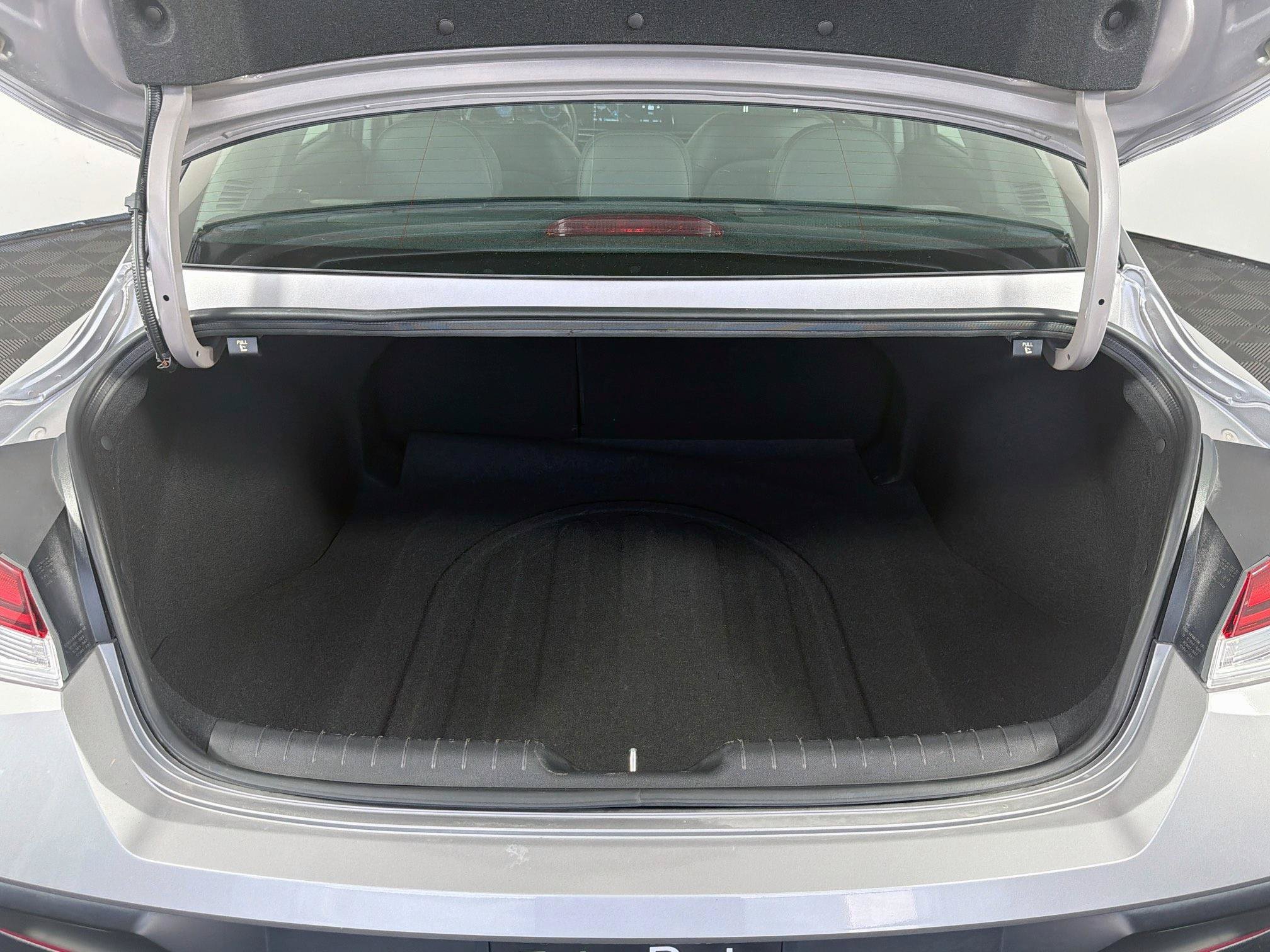Used 2025 Hyundai Elantra Limited FWD image 31