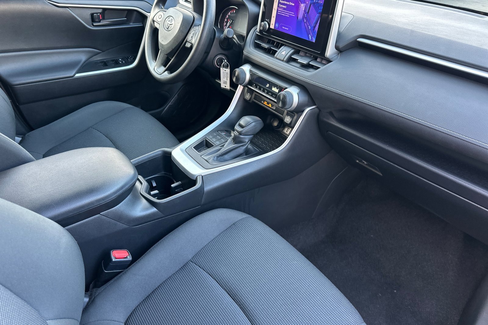 Used 2024 Toyota RAV4 LE image 19