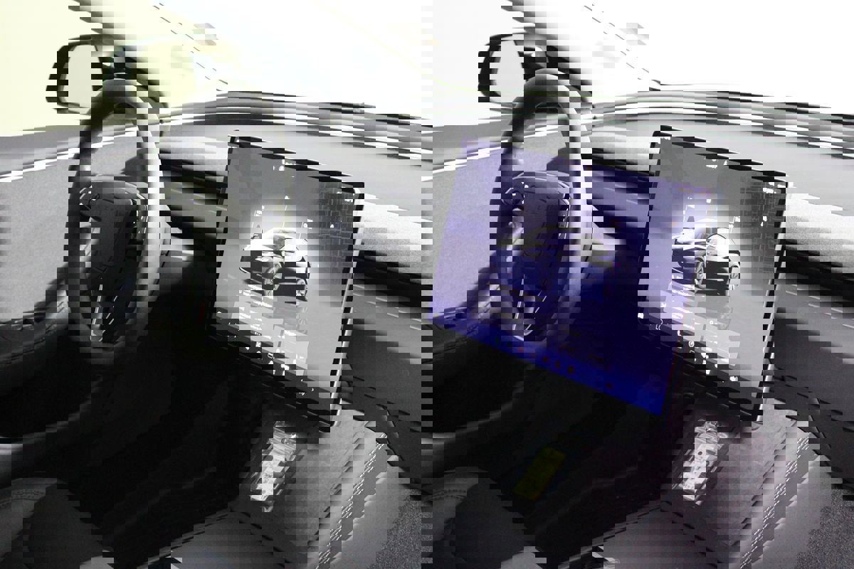 Used 2024 Tesla Model 3 Standard Range image 17