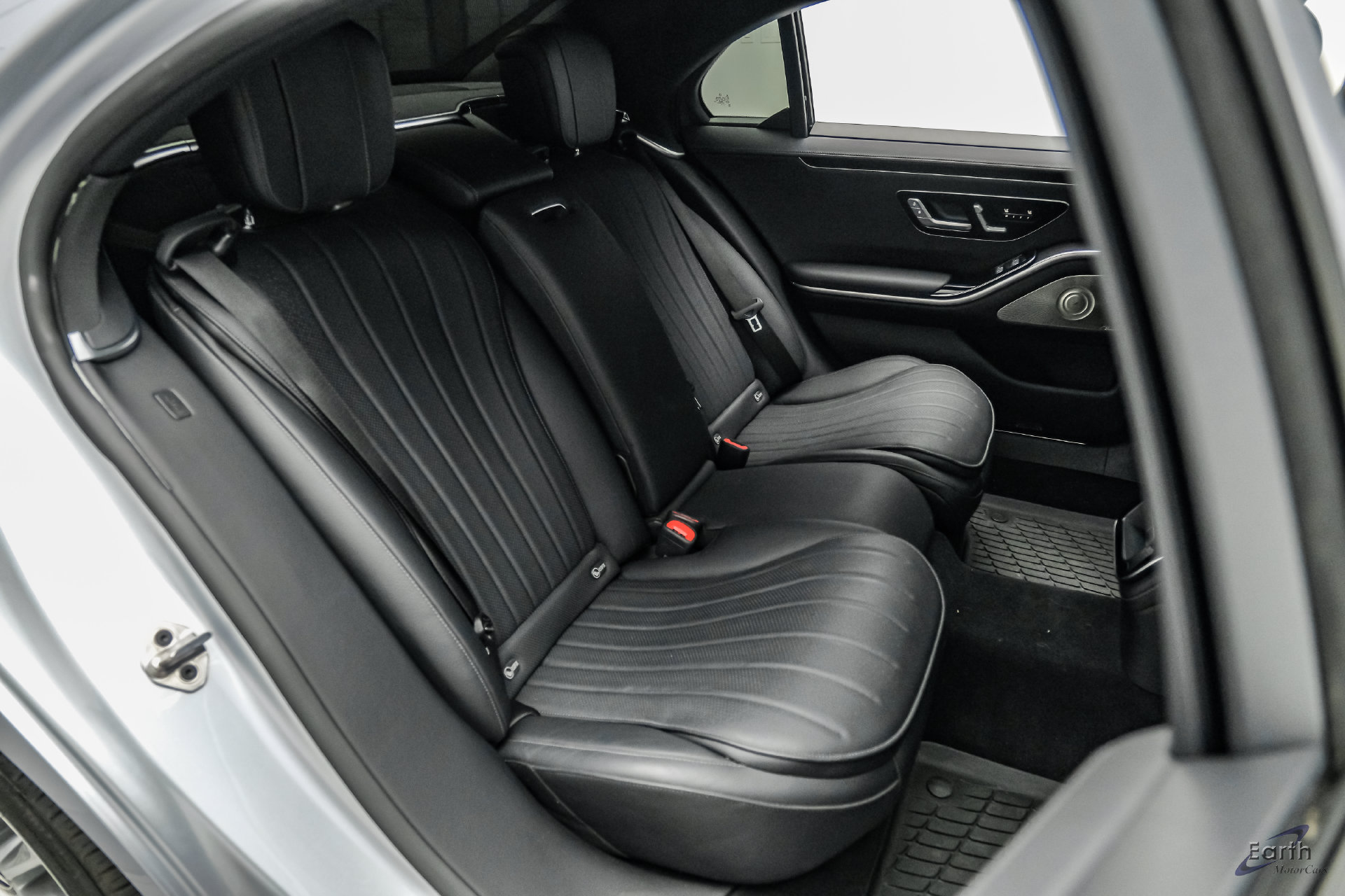Used 2022 Mercedes-Benz S 580 4MATIC Sedan w/ AMG Line Package image 84