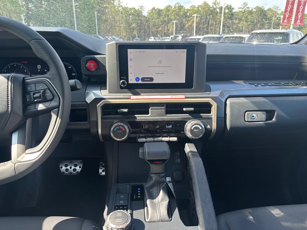 Used 2025 Toyota Tacoma TRD Sport AWD/4WD image 19