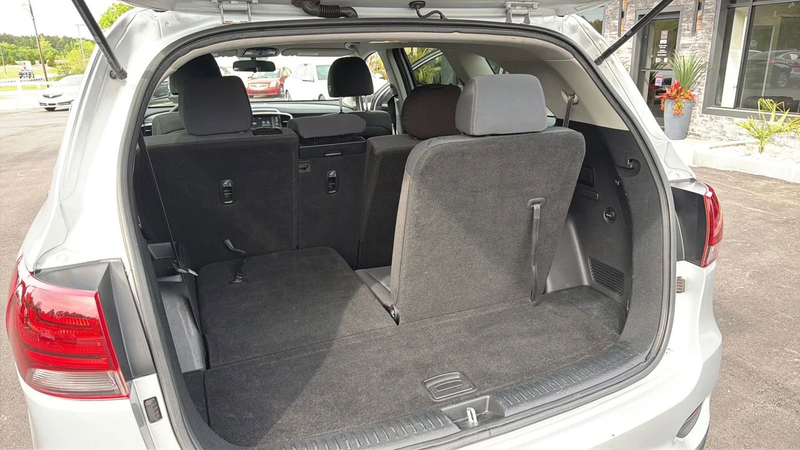 Used 2019 Kia Sorento L image 18