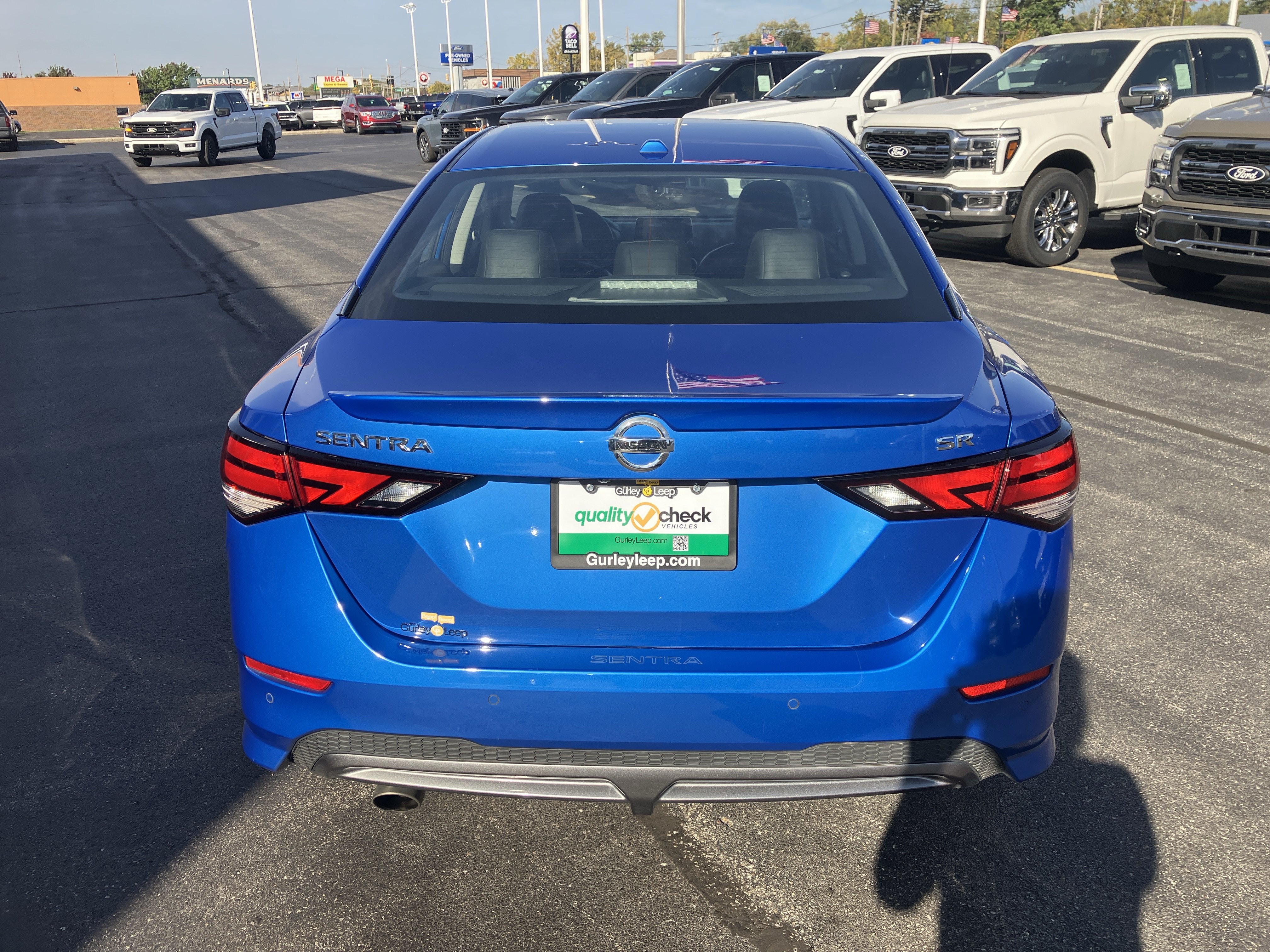 Used 2022 Nissan Sentra SR w/ SR Premium Package FWD image 6