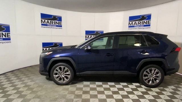 Used 2022 Toyota RAV4 XLE Premium image 7