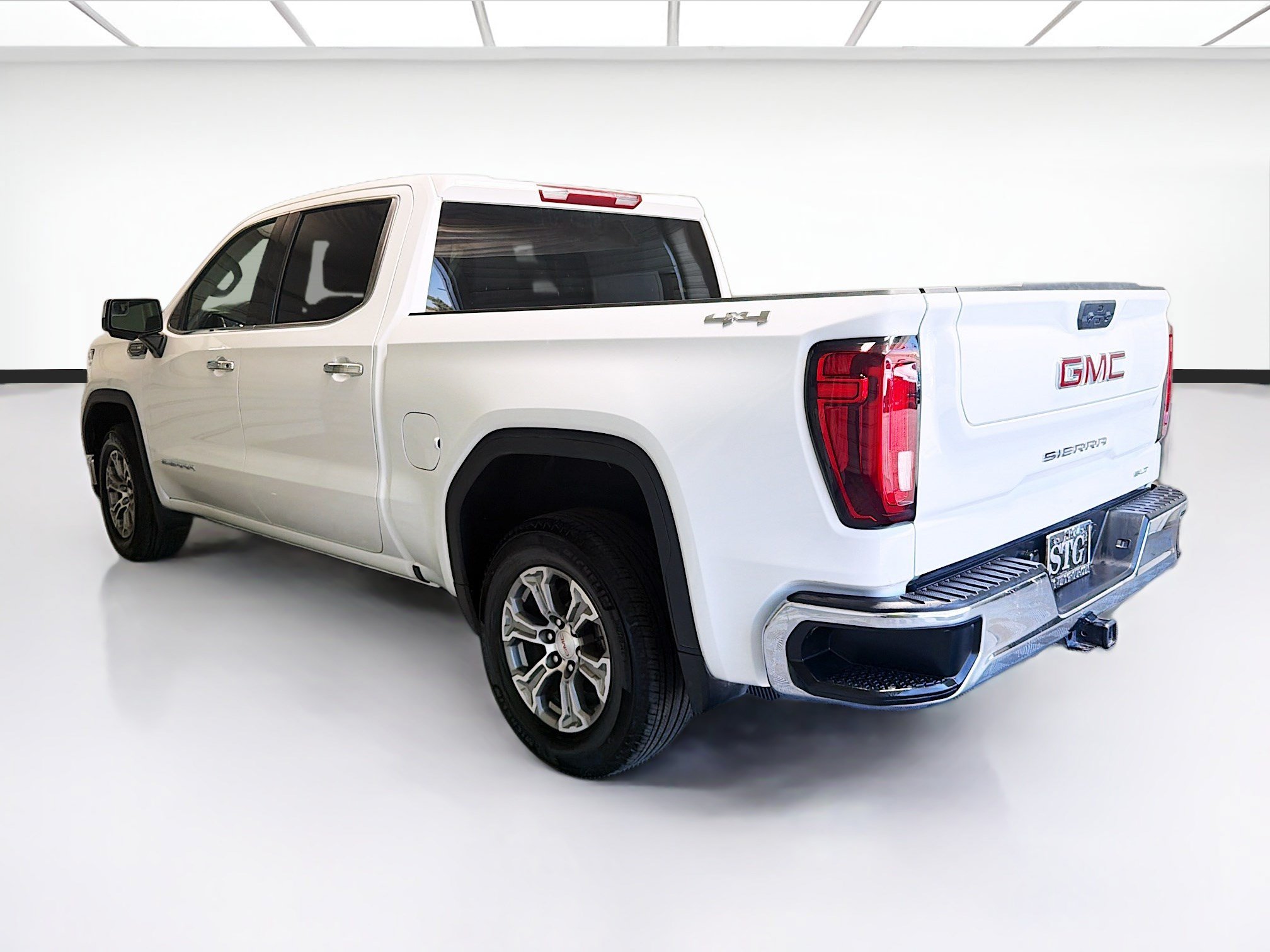 Used 2025 GMC Sierra 1500 SLT AWD/4WD image 6