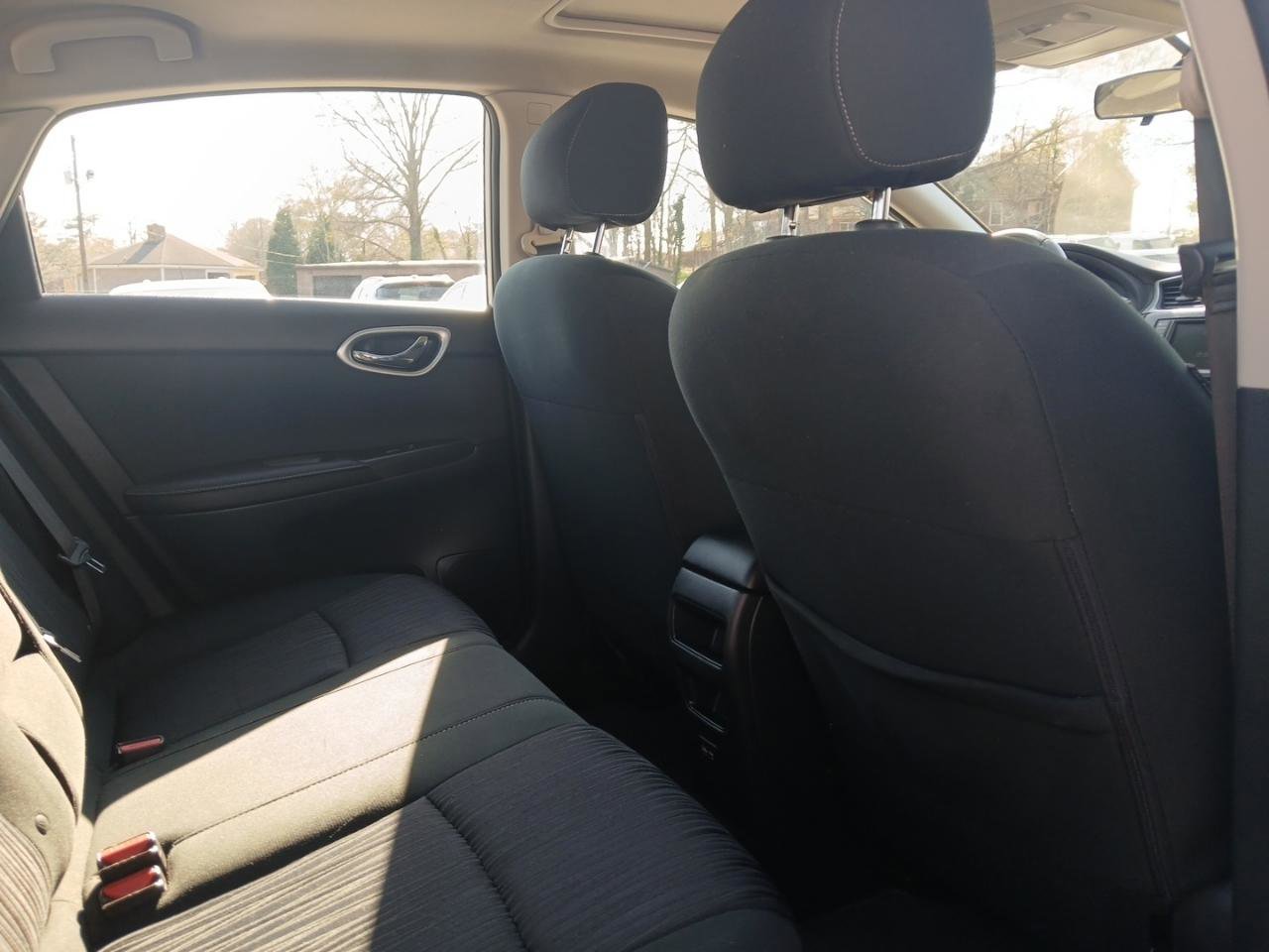 Used 2019 Nissan Sentra SV w/ Special Edition Package FWD image 13