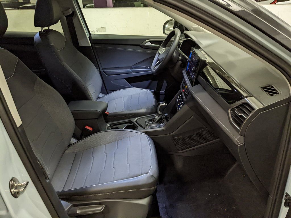 New 2026 Volkswagen Taos SE FWD image 22