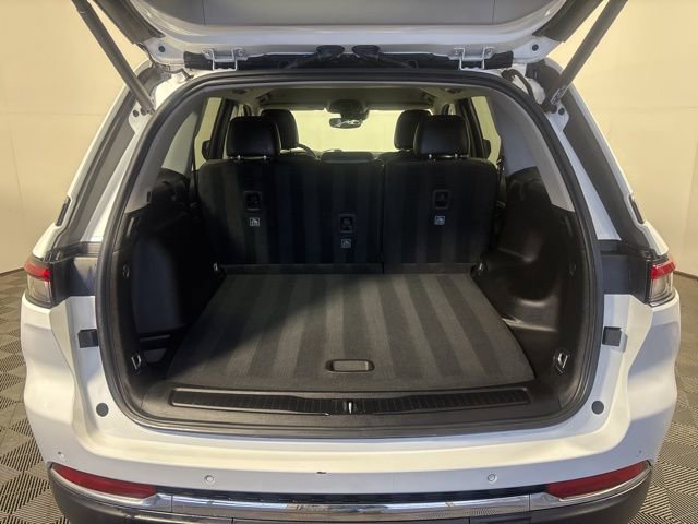 Certified 2023 Jeep Grand Cherokee Limited image 8