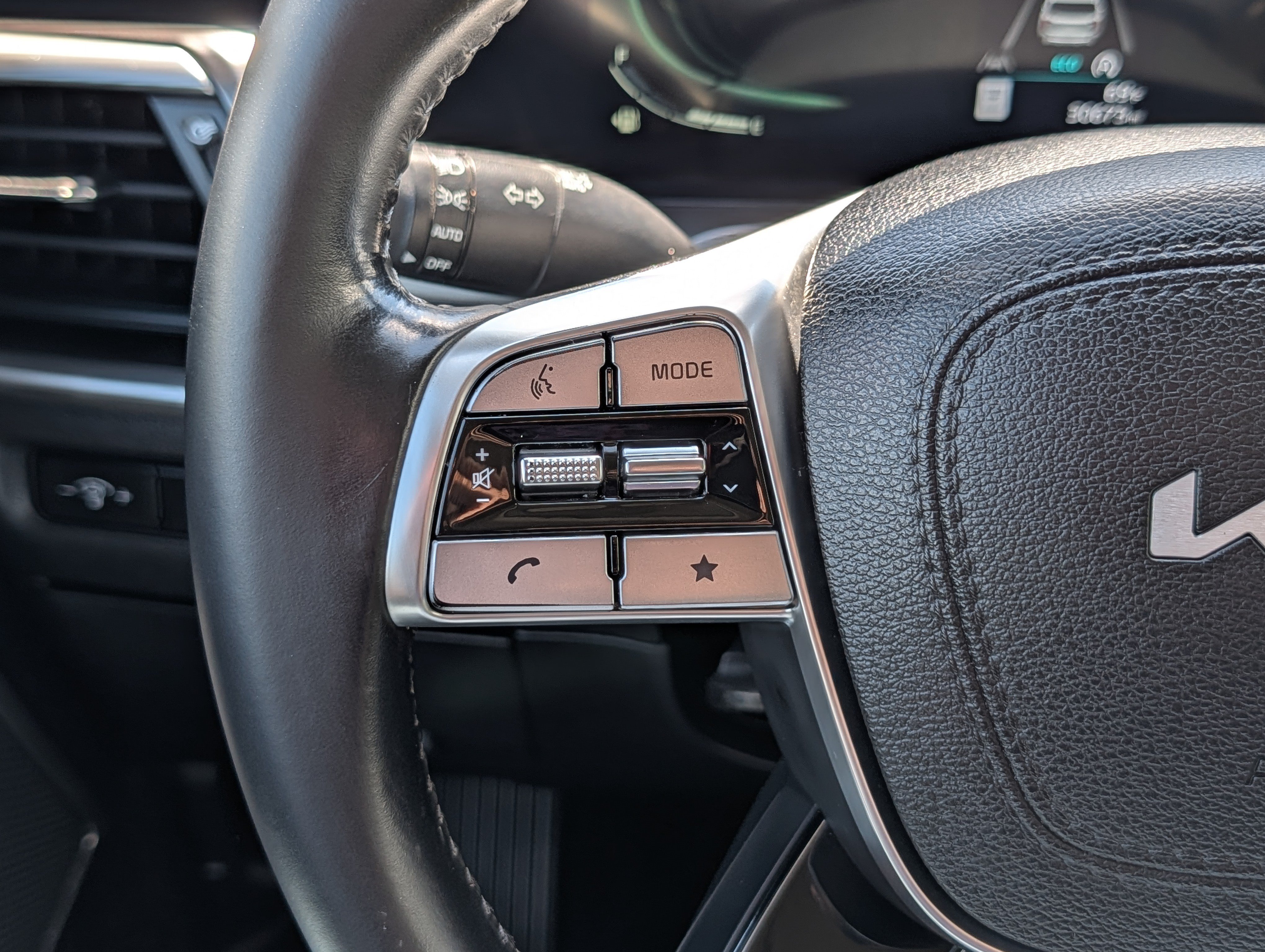 Certified 2023 Kia Telluride LX AWD/4WD image 31