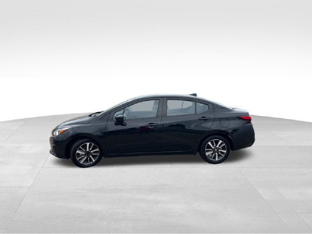 Used 2021 Nissan Versa SV FWD image 3