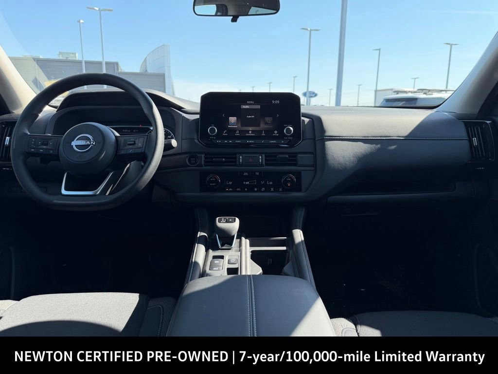 Used 2025 Nissan Pathfinder S FWD image 31