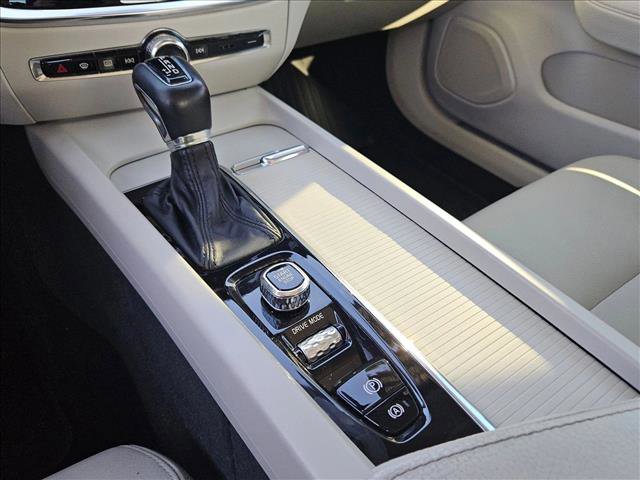 Used 2019 Volvo S60 T5 Momentum w/ Premium Package image 12