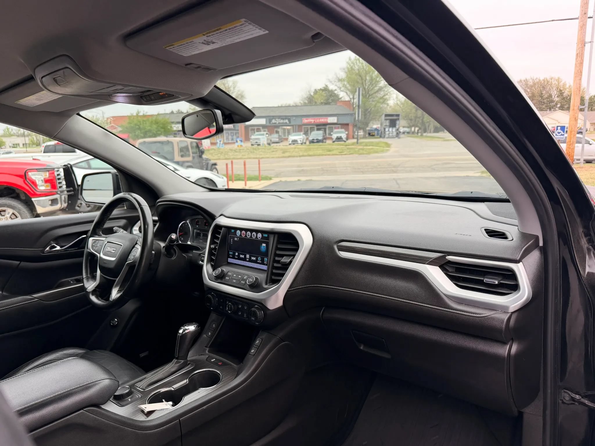 Used 2019 GMC Acadia SLT FWD image 34