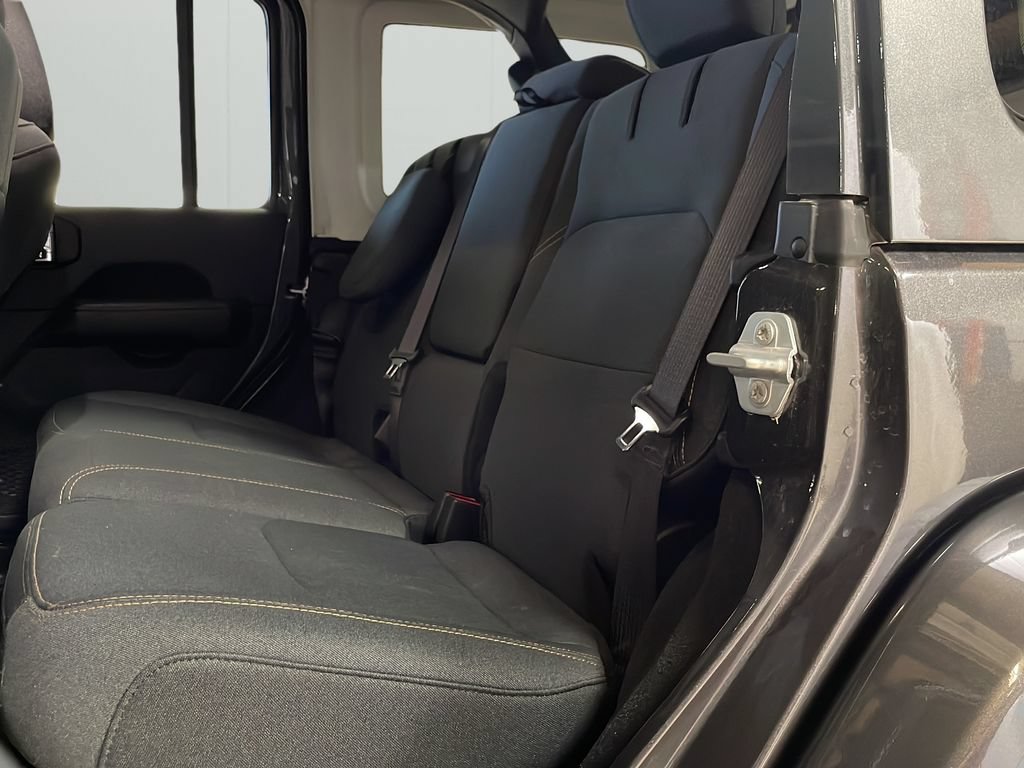 Certified 2025 Jeep Wrangler Unlimited Sahara AWD/4WD image 11