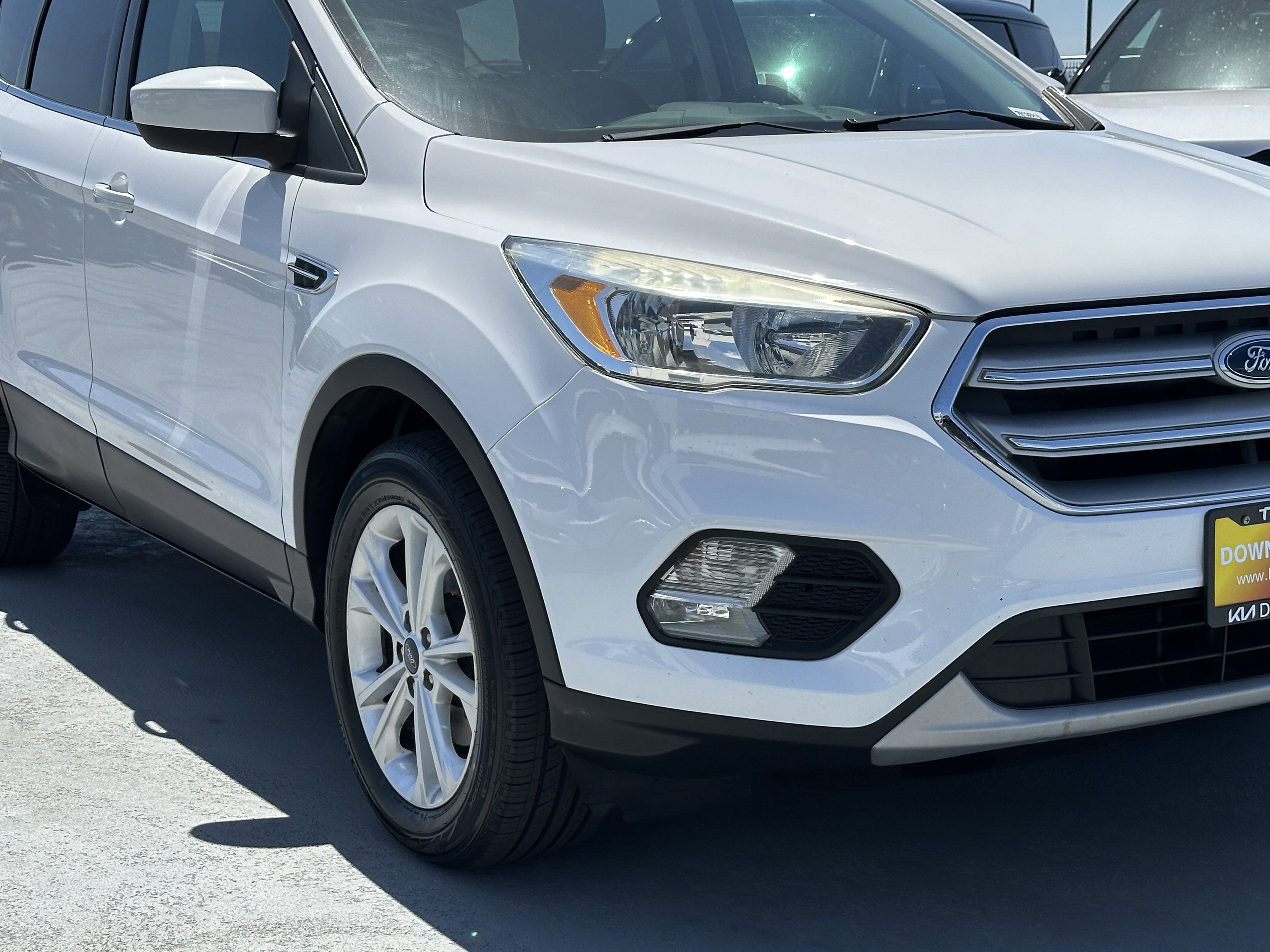 Used 2018 Ford Escape SE FWD image 11