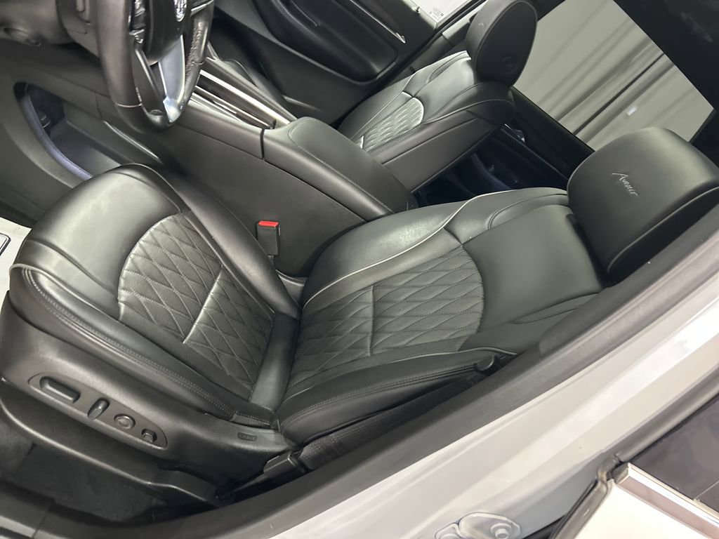 Used 2024 Buick Enclave Avenir w/ Avenir Technology Package image 12