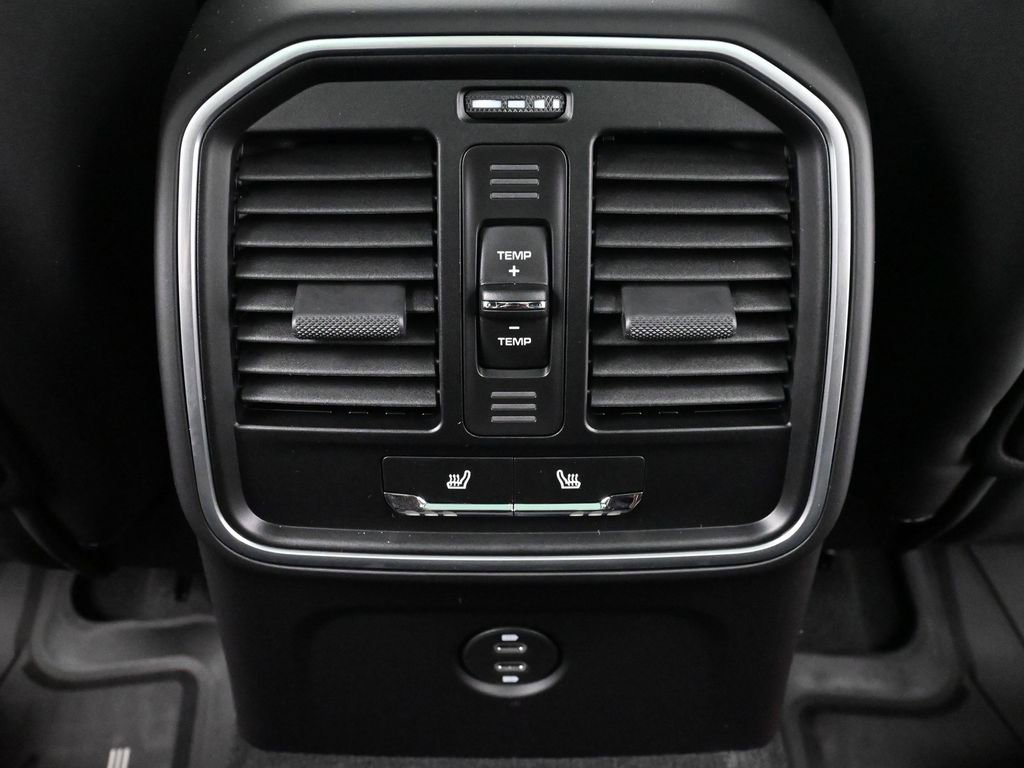 Certified 2026 Porsche Macan S image 8