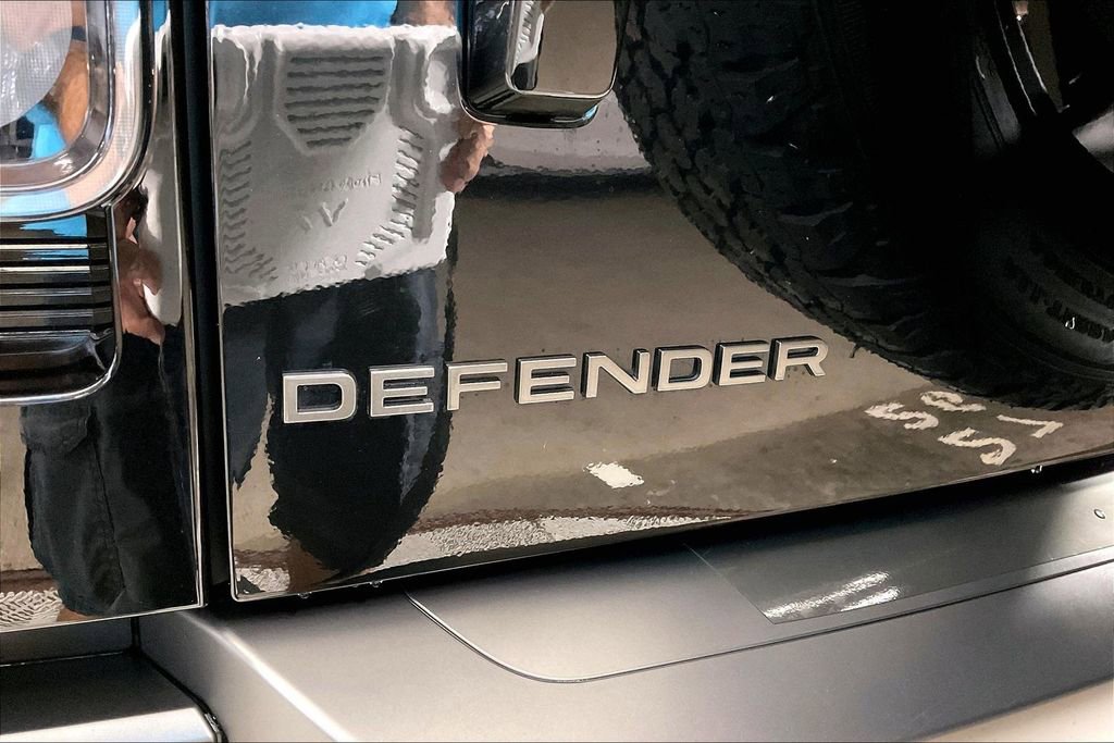 Used 2024 Land Rover Defender 110 V8 AWD/4WD image 7