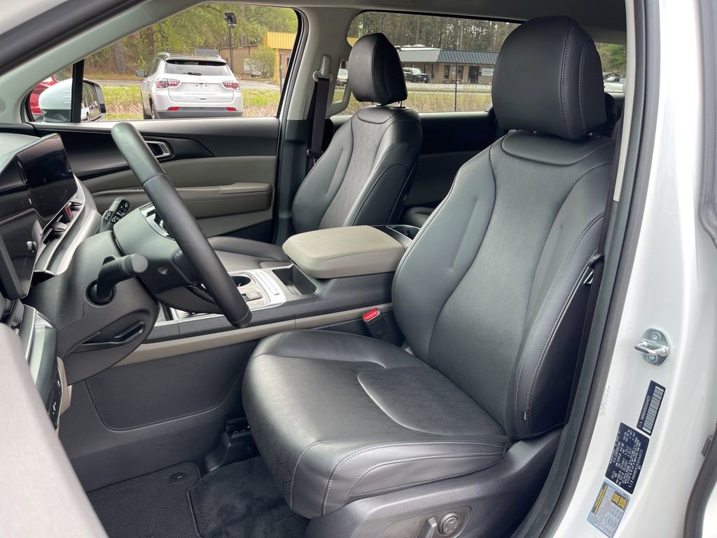 Certified 2025 Kia Carnival image 20