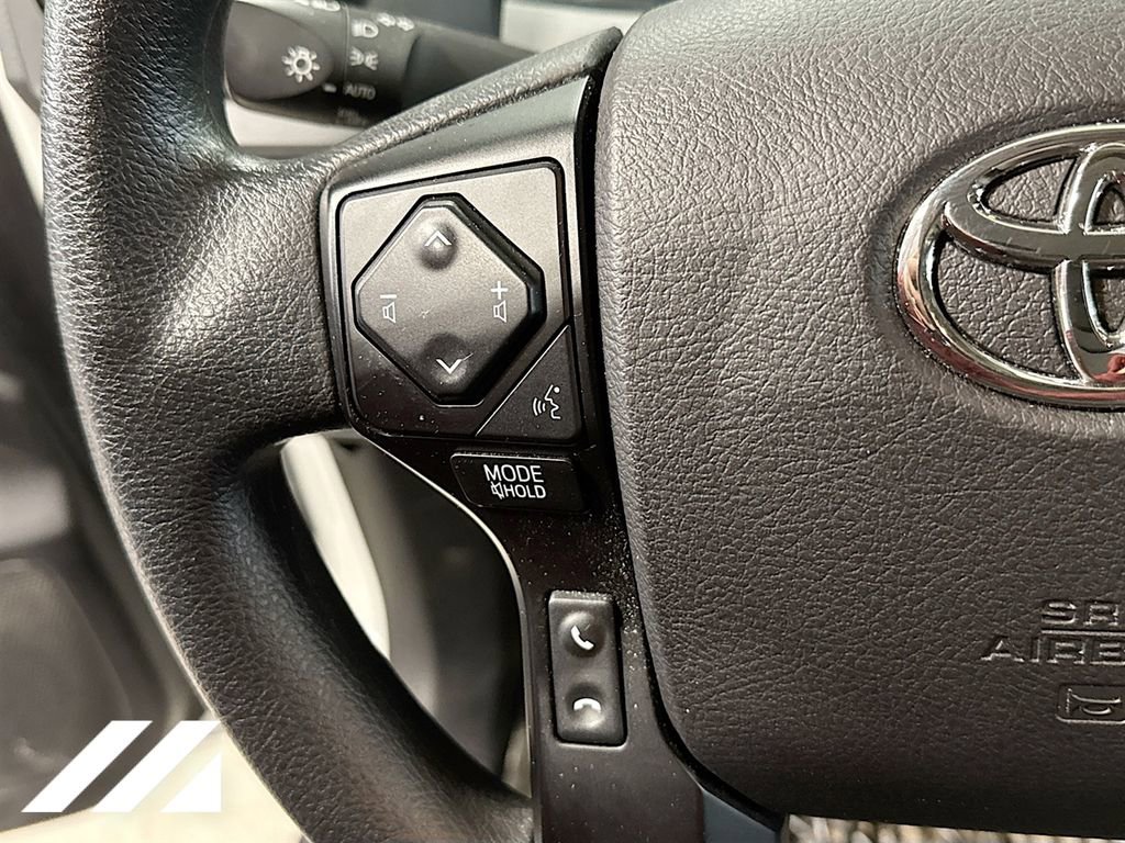 Used 2021 Toyota Tacoma SR AWD/4WD image 12