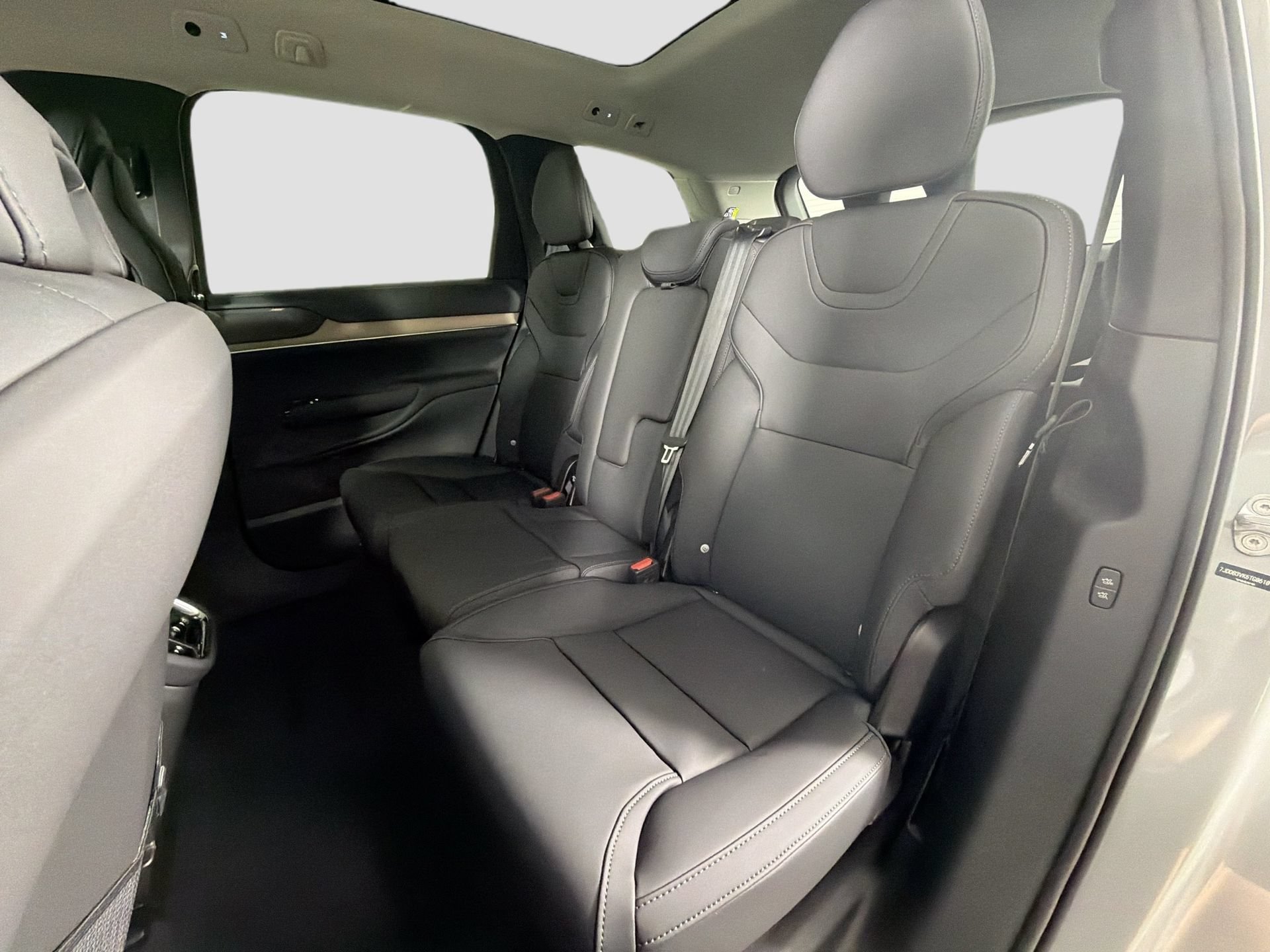 New 2026 Volvo EX90 Plus AWD/4WD image 24