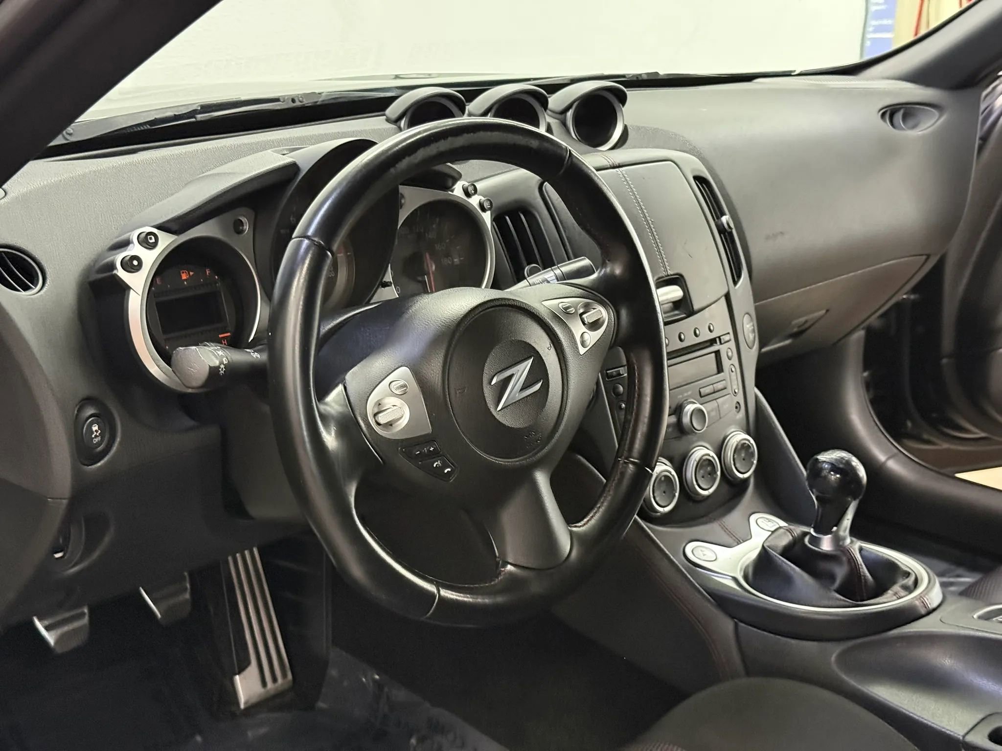 Used 2013 Nissan 370Z NISMO w/ Bose Pkg image 10