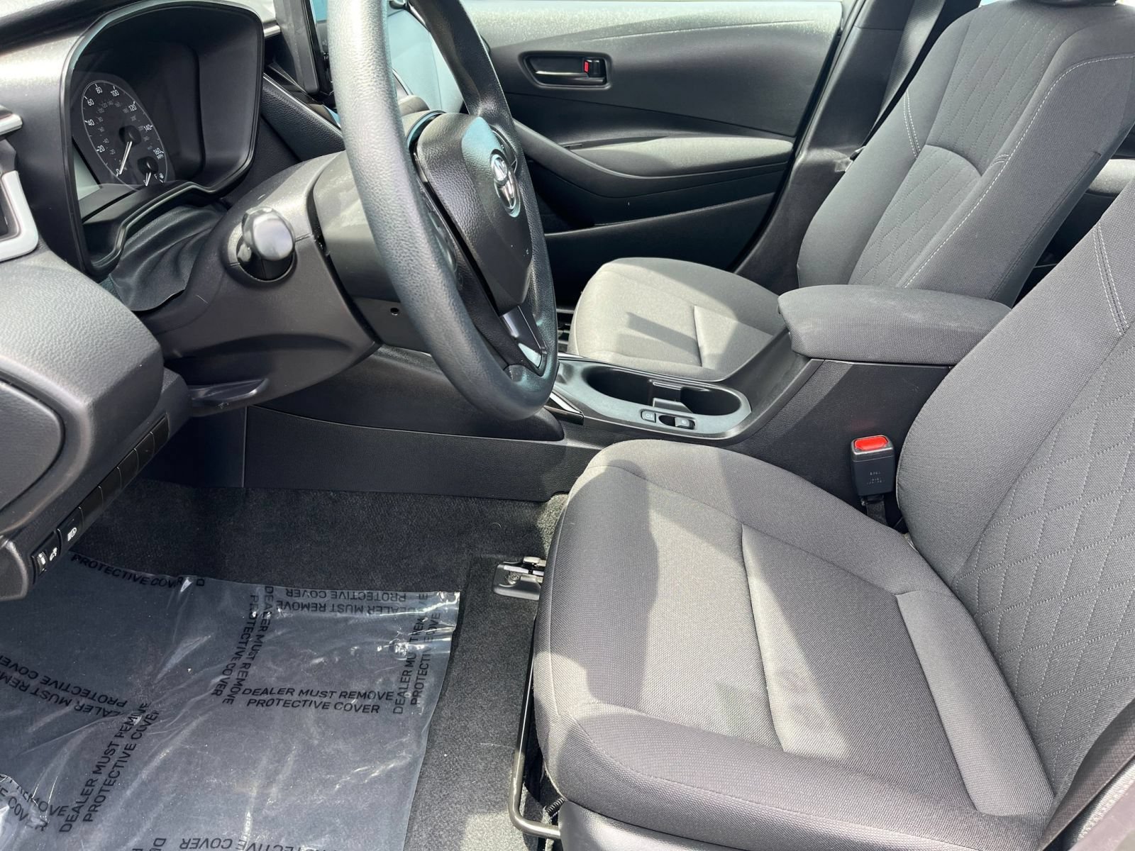 Used 2025 Toyota Corolla LE FWD image 29