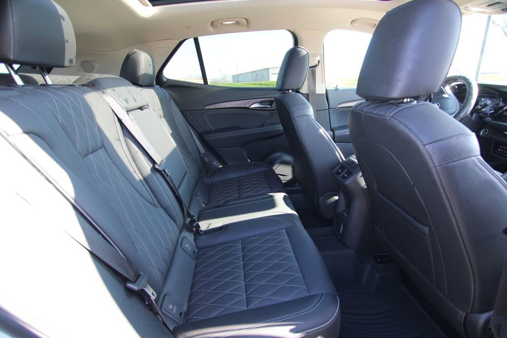 Used 2023 Buick Envision Avenir image 9