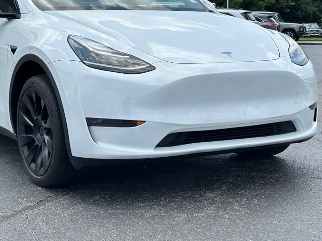 Used 2023 Tesla Model Y Long Range AWD/4WD image 2