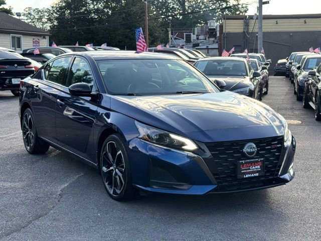 Used 2023 Nissan Altima 2.5 SR image 3