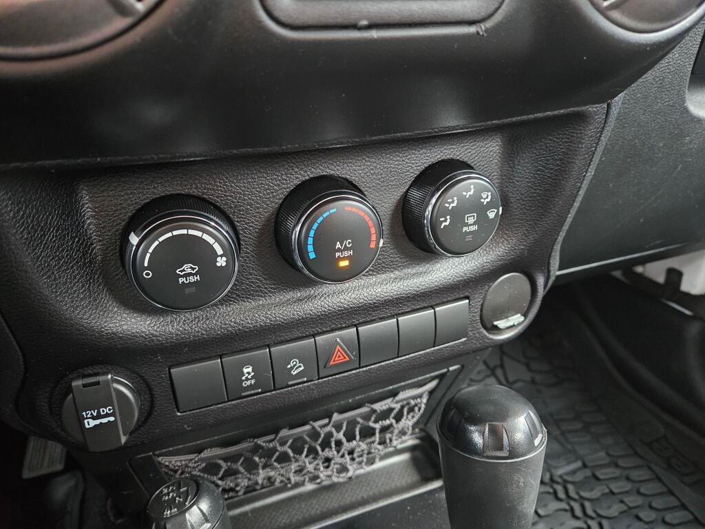 Used 2016 Jeep Wrangler Unlimited Sport AWD/4WD image 19