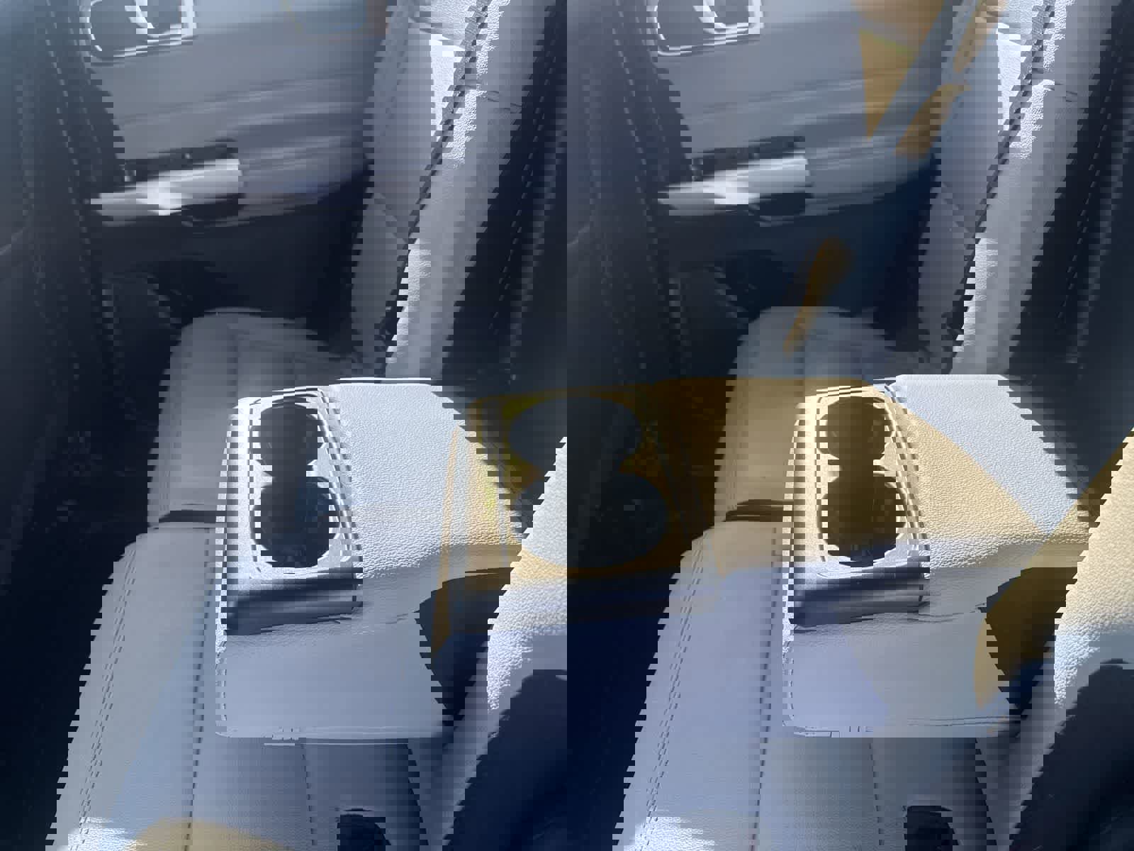 Used 2021 Ford Explorer XLT w/ Equipment Group 202A image 17