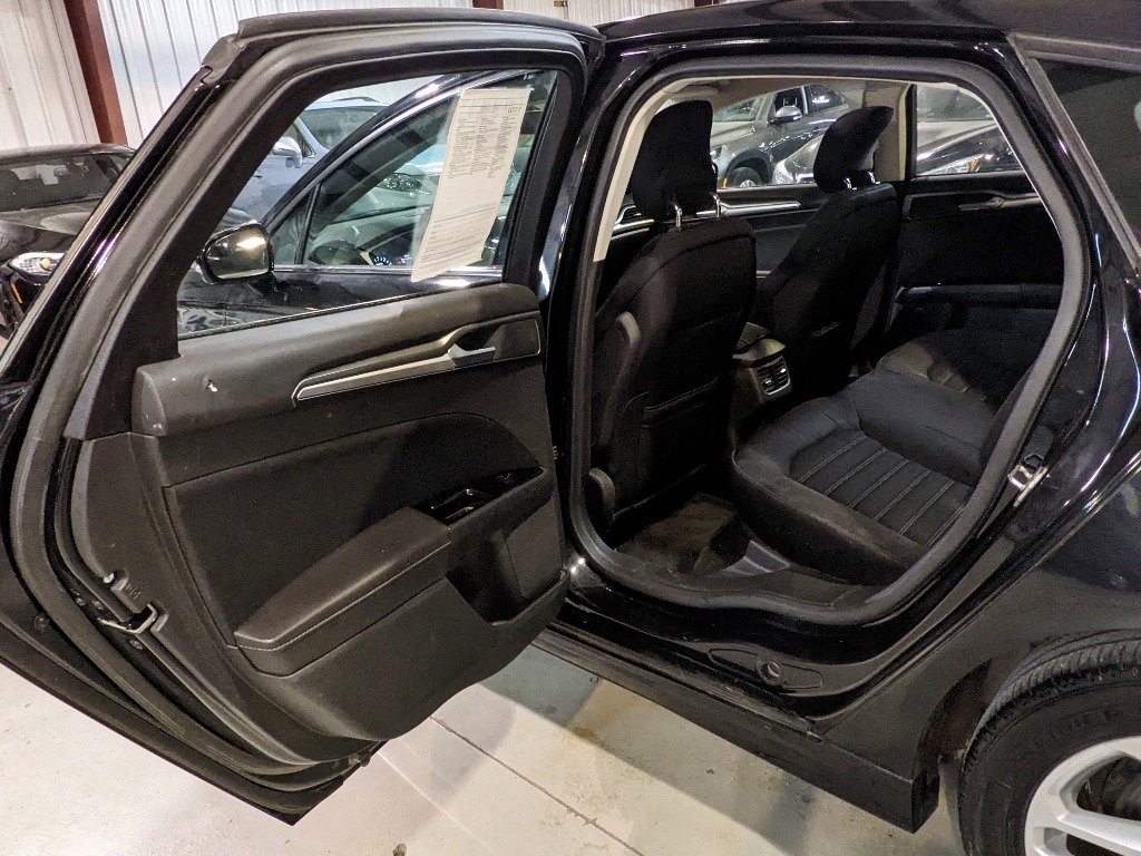 Used 2014 Ford Fusion SE image 19