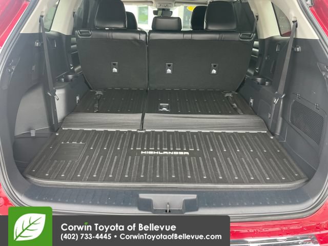 Used 2022 Toyota Highlander XLE AWD/4WD image 37