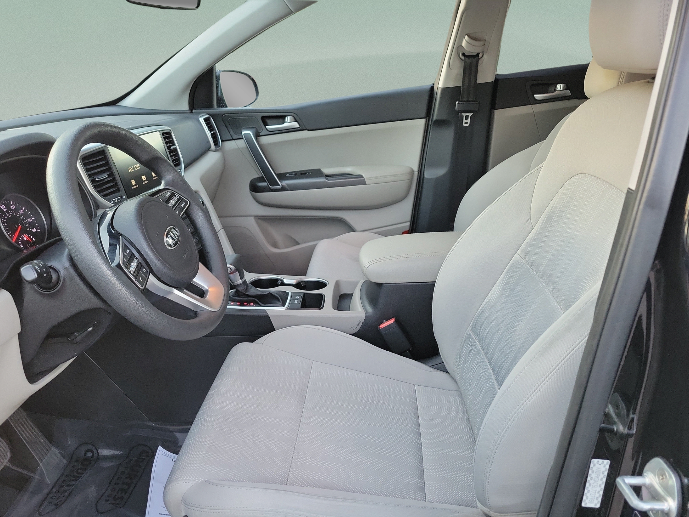 Used 2020 Kia Sportage LX FWD image 19