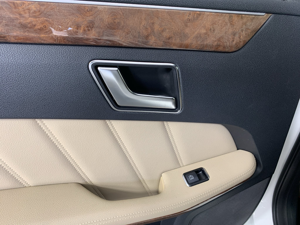 Used 2013 Mercedes-Benz E 350 4MATIC Sedan image 30