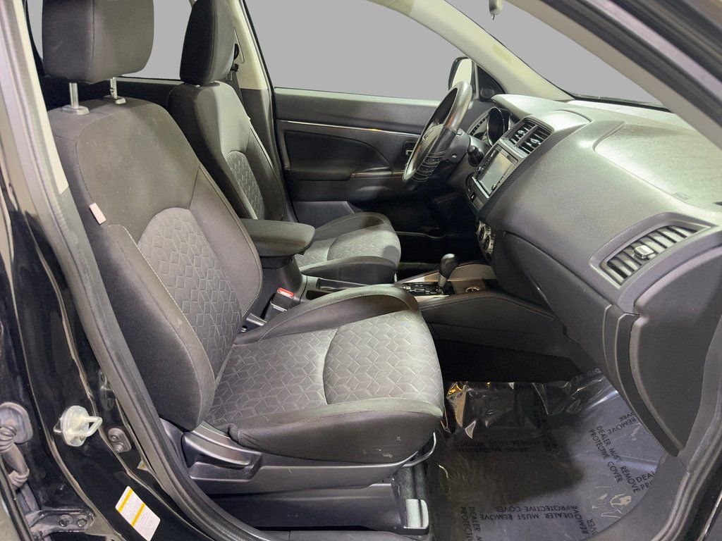 Used 2020 Mitsubishi Outlander Sport 2.0 ES image 10