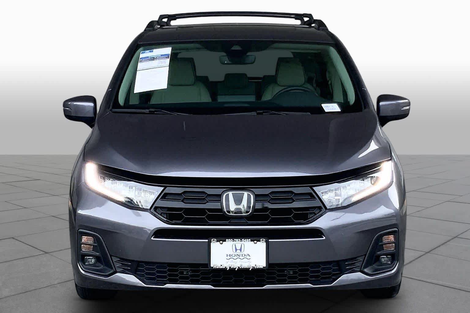Used 2025 Honda Odyssey Touring image 4