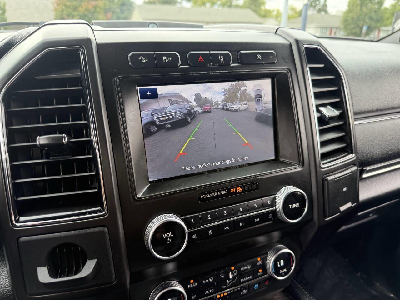 Used 2020 Ford Expedition Limited image 20