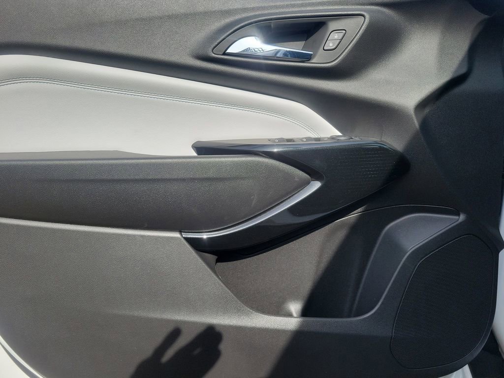 New 2026 Chevrolet Trax LT w/ Driver Confidence Package image 19