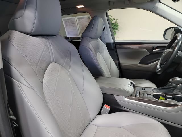 Used 2021 Toyota Highlander Platinum AWD/4WD image 16