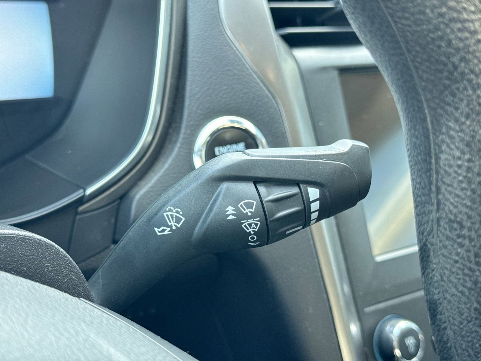 Certified 2020 Ford Fusion SE FWD image 27