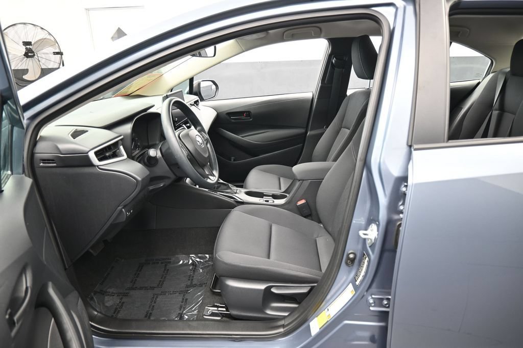 Used 2024 Toyota Corolla LE FWD image 11