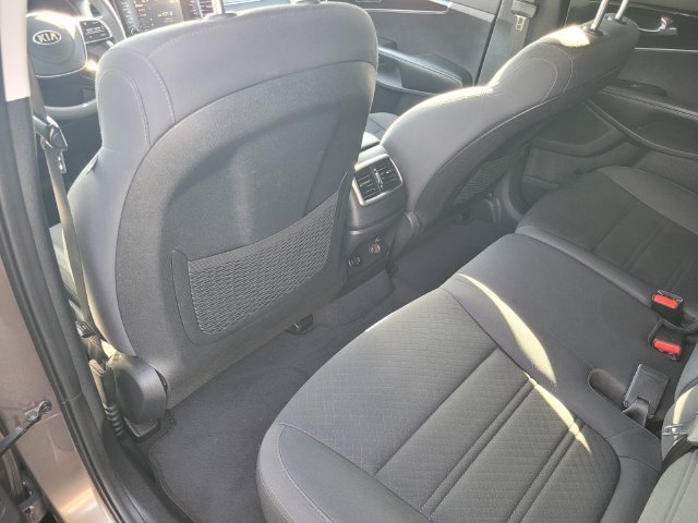 Used 2019 Kia Sorento FWD image 12