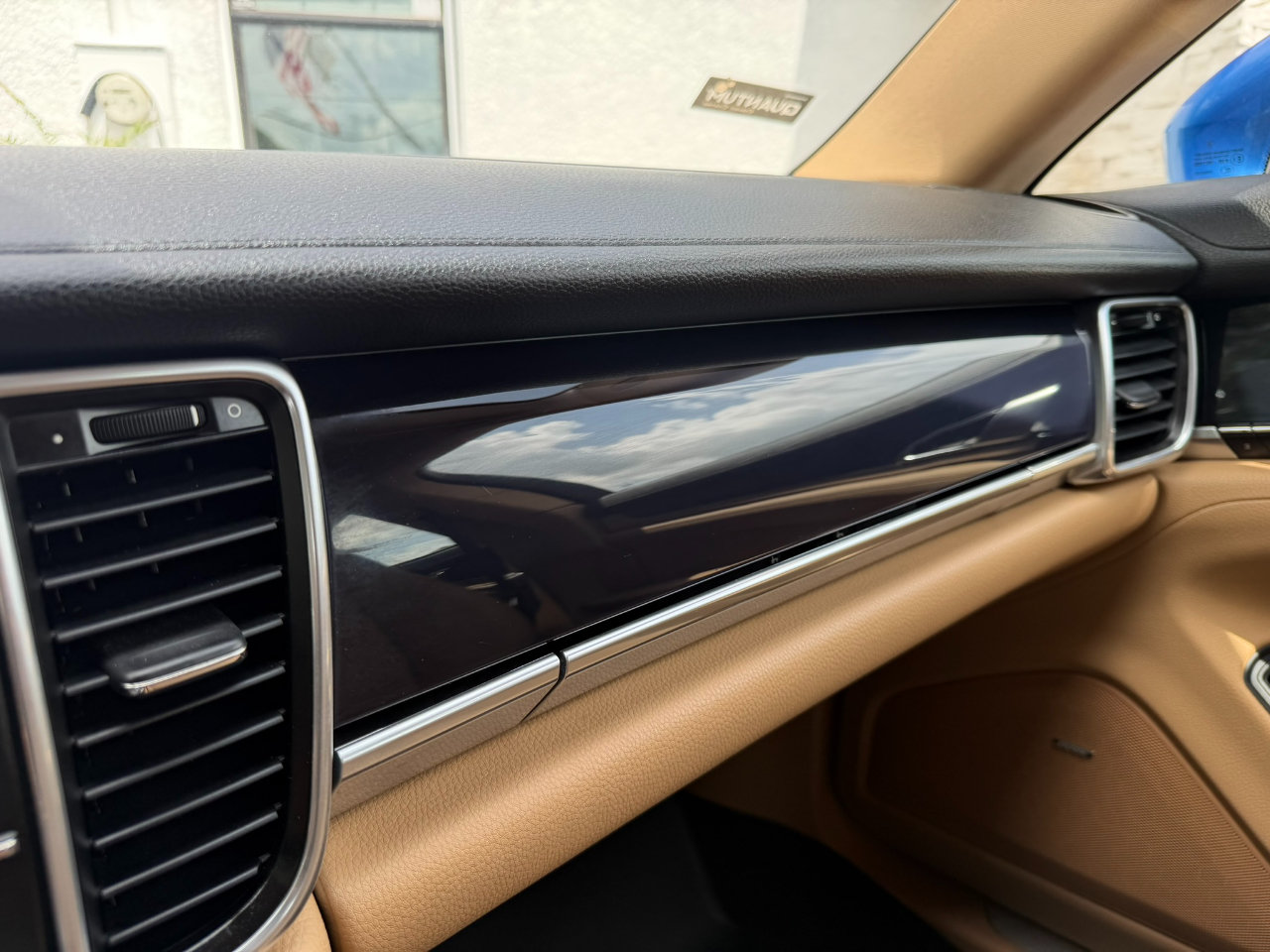 Used 2015 Porsche Panamera 4 AWD/4WD image 39