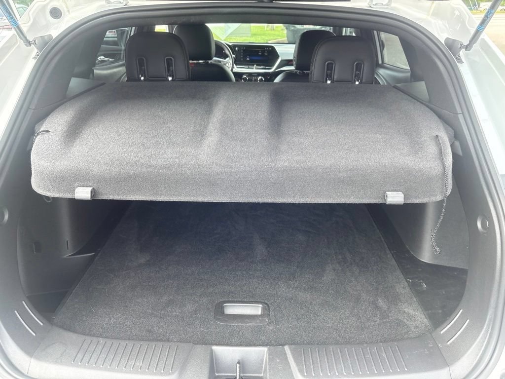Used 2024 Chevrolet Trax RS FWD image 45