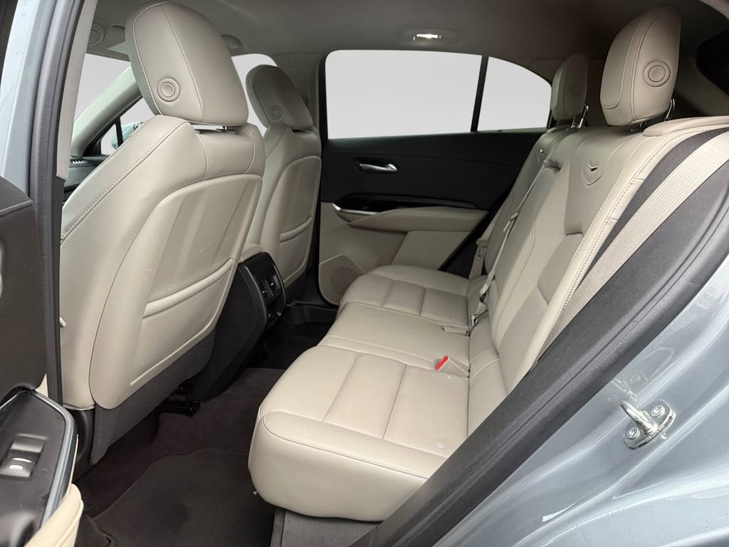 Used 2023 Cadillac XT4 Premium Luxury FWD image 17