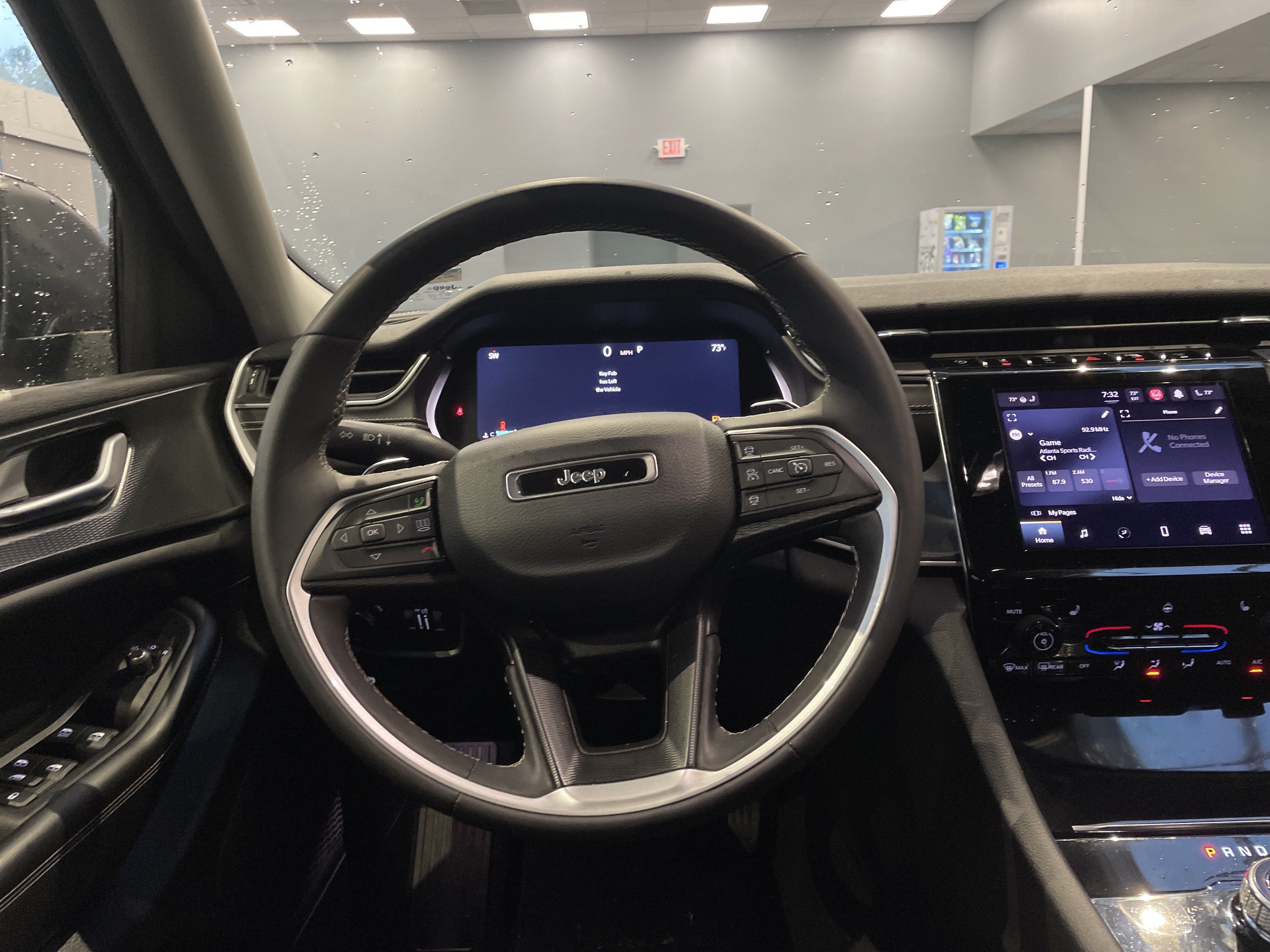 Used 2023 Jeep Grand Cherokee Laredo w/ Luxury Tech Group I RWD image 19